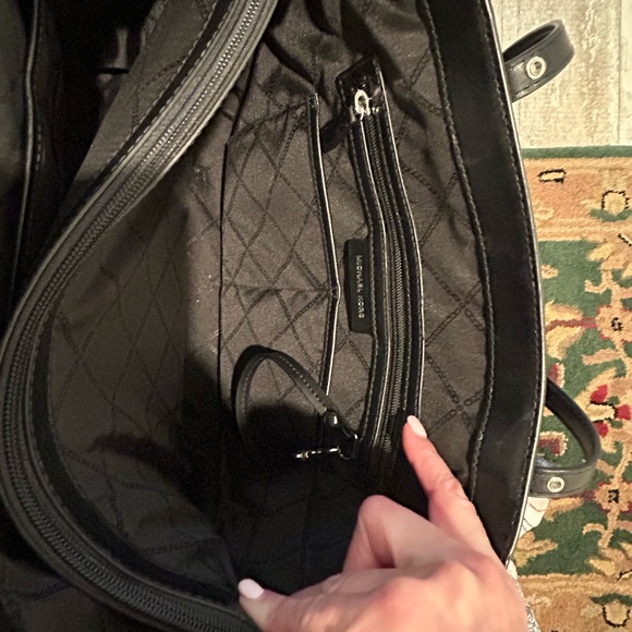 Michael Kors medium leather a tech friendly bag black studs nice condition - Picture 5 of 8